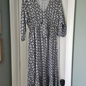 Black and White Snake Print V-Neck Maxi Dress